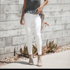 NWT. White skinny stretch Motto jeggings/jeans with zipper. Sz s/m